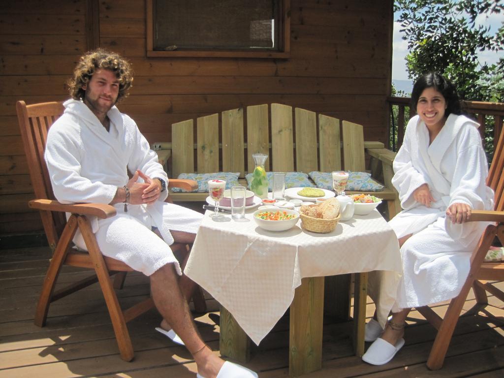 Spa In The Woods - B&B In Amirim Room photo